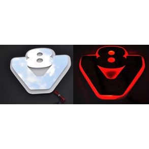3D Lysskilt til Scania V8 med lys 24V - Dual farve Rd/xenon hvid - 8x7x1 cm