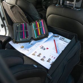 Aktivitetsbord / Rejsebord til b�rn - Med tabletholder & Forh�jet kanter - Sort